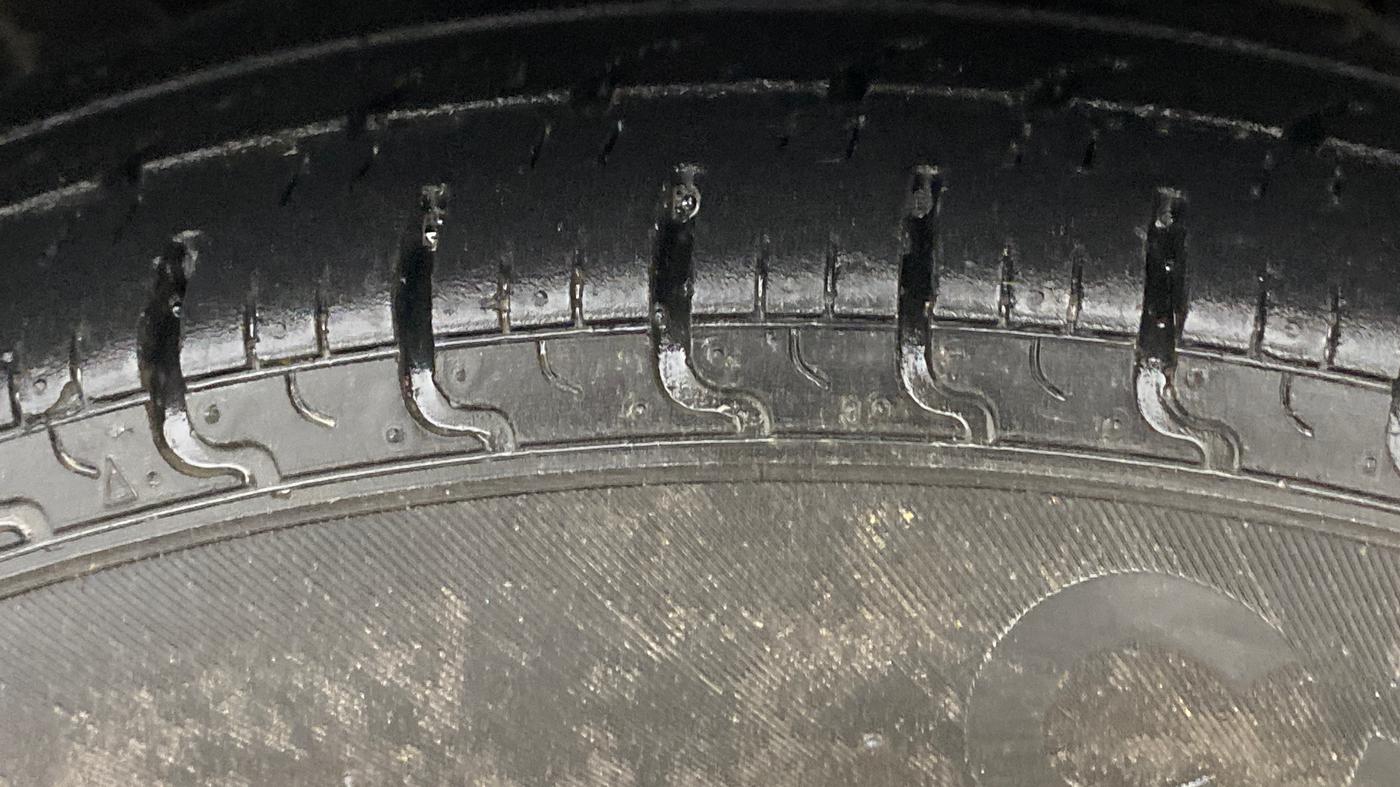 2016 Renault Kwid RXT 0.8, Petrol, Manual, 22,183 km, Right Front Tyre Tread