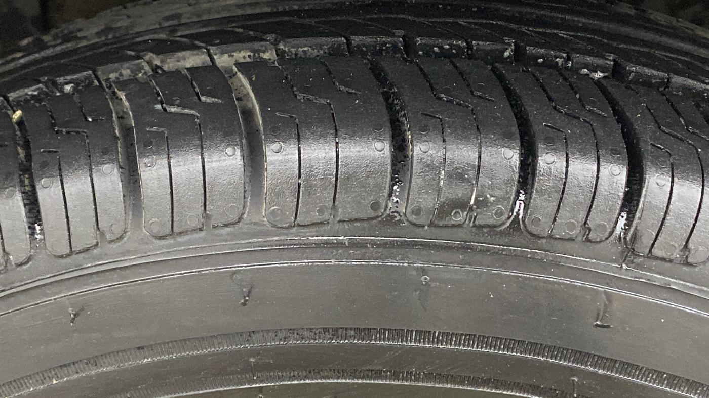 2016 Renault Kwid RXT 0.8, Petrol, Manual, 22,183 km, Left Front Tyre Tread