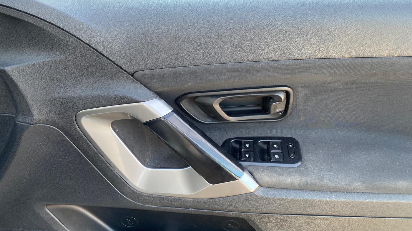 2021 Tata Harrier XMA 2.0L KRYOTEC, Diesel, Automatic, 97,438 km, Driver Side Door Panels Control