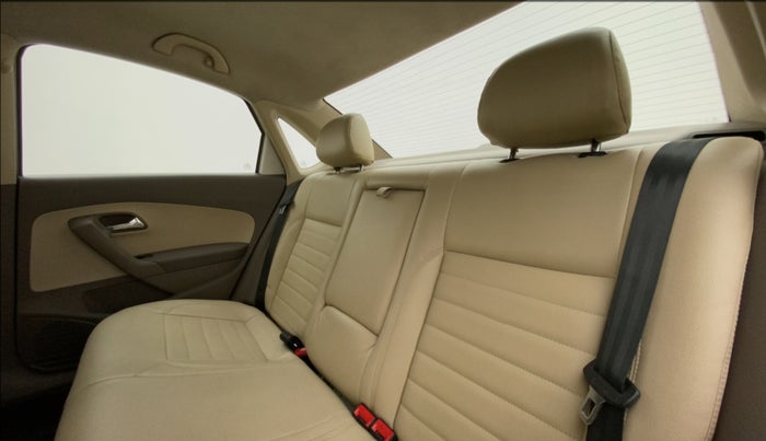 2014 Skoda Rapid ELEGANCE 1.6 MPI MT, Petrol, Manual, 82,038 km, Right Side Rear Door Cabin