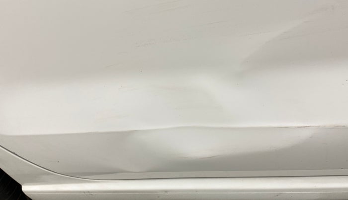 2014 Skoda Rapid ELEGANCE 1.6 MPI MT, Petrol, Manual, 82,038 km, Right rear door - Slightly dented