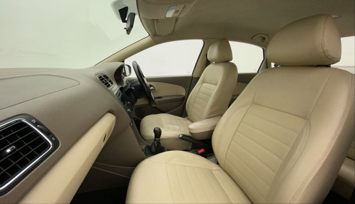 2014 Skoda Rapid ELEGANCE 1.6 MPI MT, Petrol, Manual, 82,038 km, Right Side Front Door Cabin