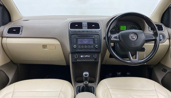 2014 Skoda Rapid ELEGANCE 1.6 MPI MT, Petrol, Manual, 82,038 km, Dashboard