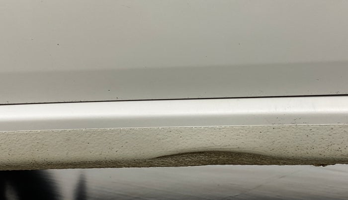 2014 Skoda Rapid ELEGANCE 1.6 MPI MT, Petrol, Manual, 82,038 km, Left running board - Slightly dented
