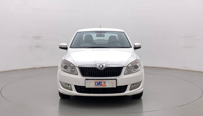 2014 Skoda Rapid ELEGANCE 1.6 MPI MT, Petrol, Manual, 82,038 km, Front