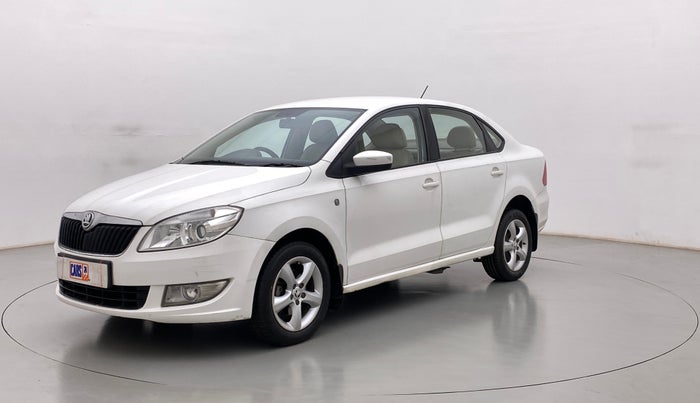 2014 Skoda Rapid ELEGANCE 1.6 MPI MT, Petrol, Manual, 82,038 km, Left Front Diagonal