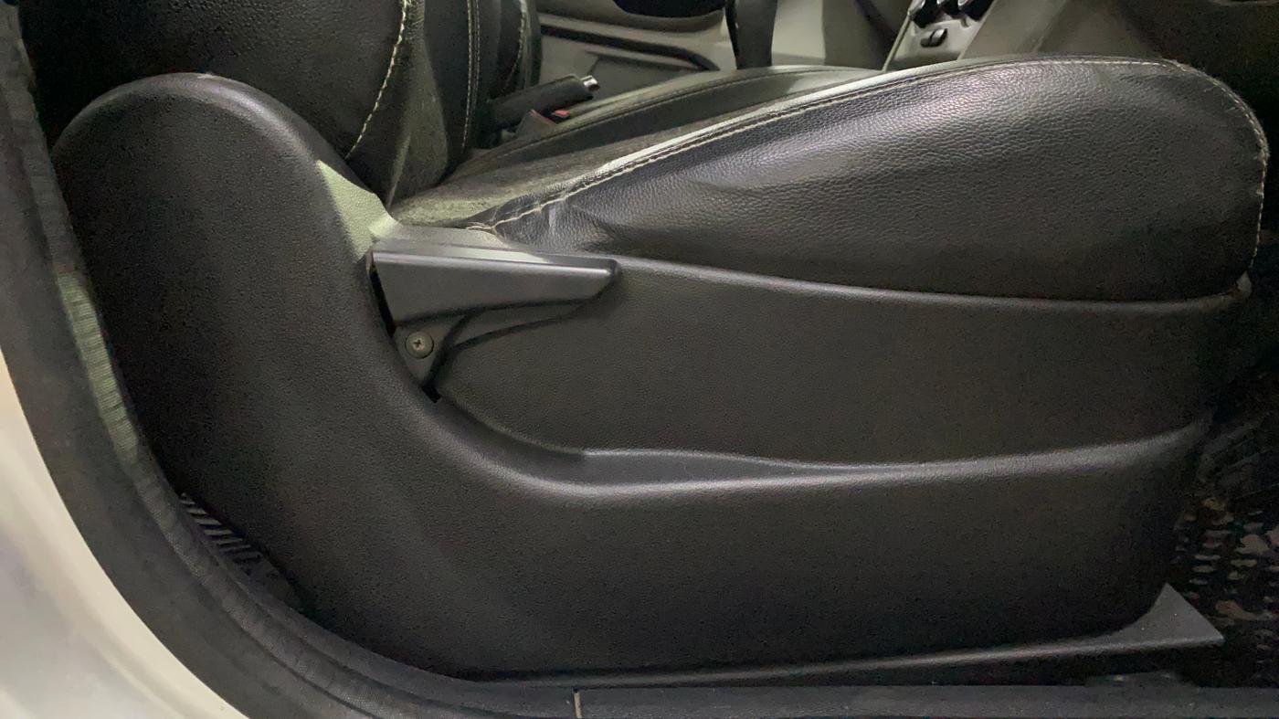 2019 Tata Tiago XT PETROL, CNG, Manual, 1,56,822 km, Driver Side Adjustment Panel