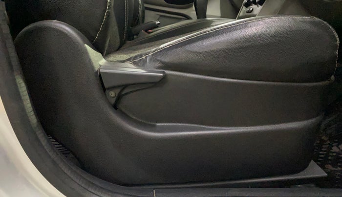 2019 Tata Tiago XT PETROL, CNG, Manual, 1,56,822 km, Driver Side Adjustment Panel