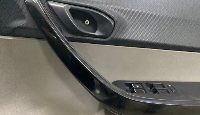 2019 Tata Tiago XT PETROL, CNG, Manual, 1,56,822 km, Driver Side Door Panels Control