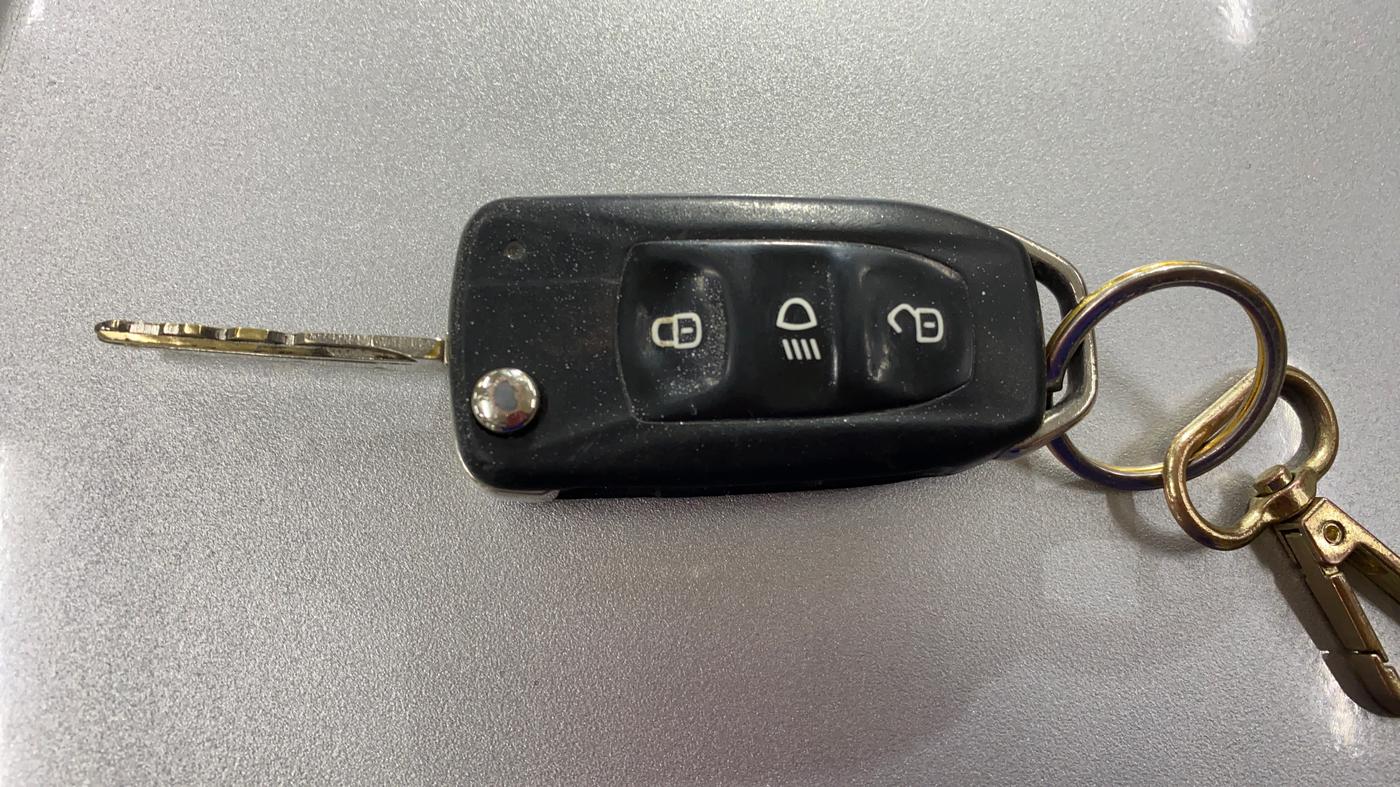 2019 Tata Tiago XT PETROL, CNG, Manual, 1,56,822 km, Key Close Up