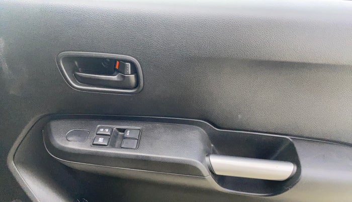2024 Maruti IGNIS SIGMA 1.2, Petrol, Manual, 13,875 km, Driver Side Door Panels Control
