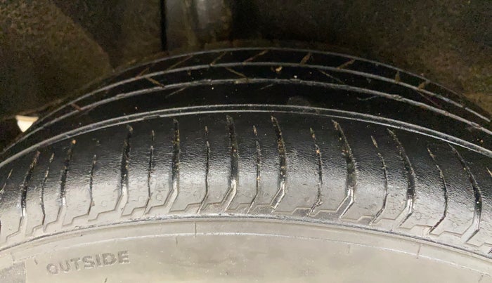2017 Maruti Baleno ZETA DIESEL 1.3, Diesel, Manual, 94,644 km, Right Rear Tyre Tread