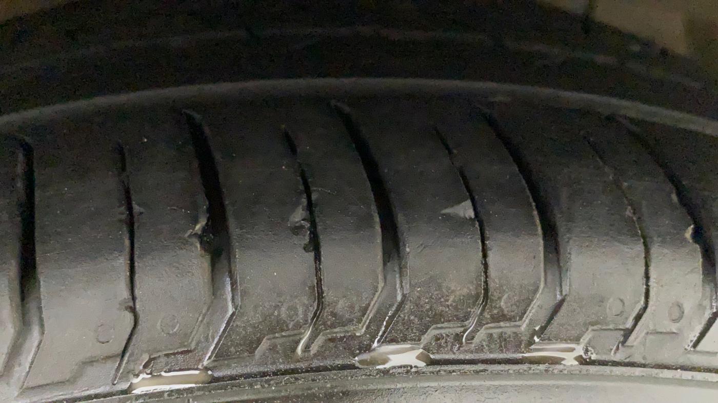 2019 Maruti Ciaz ALPHA 1.5 SHVS PETROL, Petrol, Manual, 1,06,244 km, Right Rear Tyre Tread