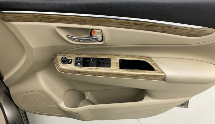 2019 Maruti Ciaz ALPHA 1.5 SHVS PETROL, Petrol, Manual, 1,06,244 km, Driver Side Door Panels Control
