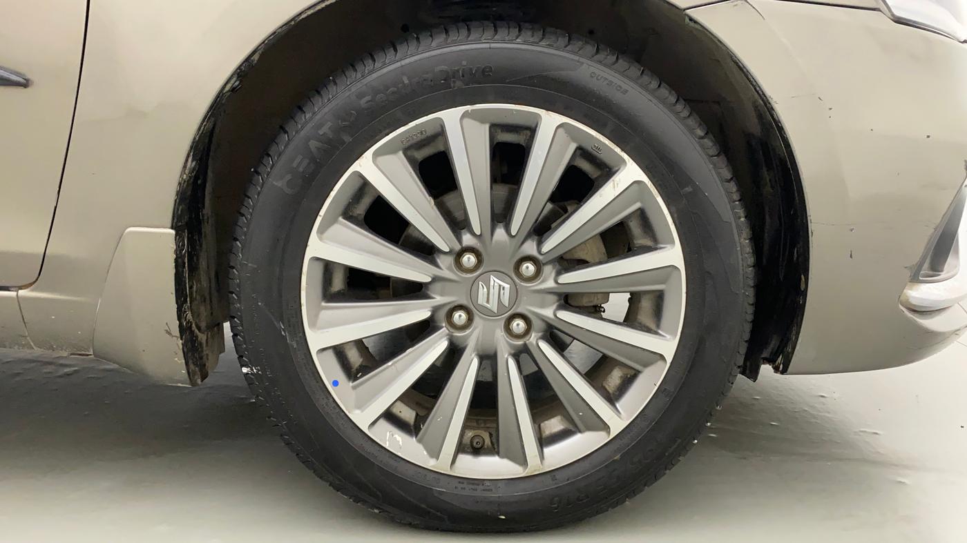 2019 Maruti Ciaz ALPHA 1.5 SHVS PETROL, Petrol, Manual, 1,06,244 km, Right Front Wheel
