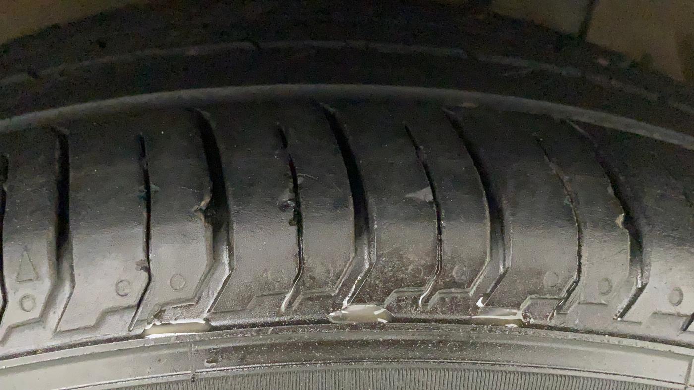2019 Maruti Ciaz ALPHA 1.5 SHVS PETROL, Petrol, Manual, 1,06,244 km, Right Front Tyre Tread