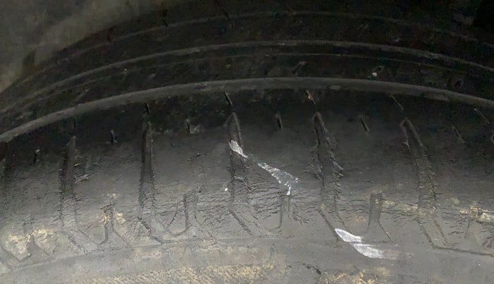 2019 Maruti Ciaz ALPHA 1.5 SHVS PETROL, Petrol, Manual, 1,06,244 km, Left Rear Tyre Tread