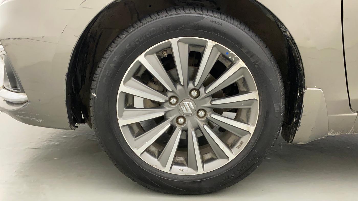2019 Maruti Ciaz ALPHA 1.5 SHVS PETROL, Petrol, Manual, 1,06,244 km, Left Front Wheel