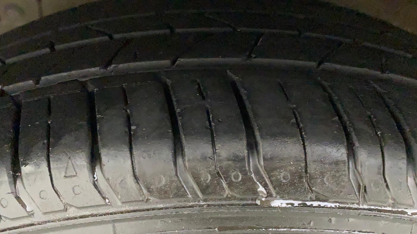 2019 Maruti Ciaz ALPHA 1.5 SHVS PETROL, Petrol, Manual, 1,06,244 km, Left Front Tyre Tread
