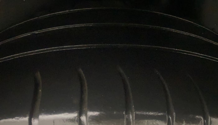 2018 Maruti Ciaz ALPHA  AT 1.4  PETROL, Petrol, Automatic, 1,10,082 km, Left Rear Tyre Tread