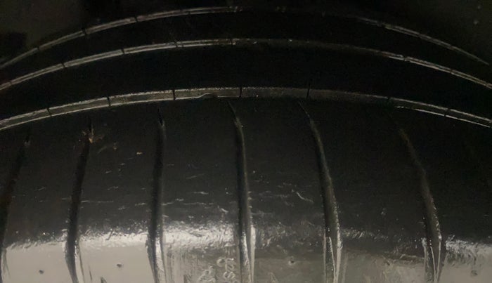 2018 Maruti Ciaz ALPHA  AT 1.4  PETROL, Petrol, Automatic, 1,10,082 km, Right Rear Tyre Tread