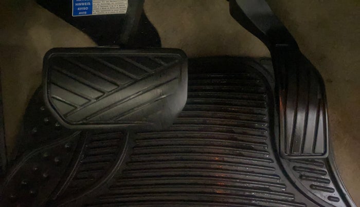 2018 Maruti Ciaz ALPHA  AT 1.4  PETROL, Petrol, Automatic, 1,10,082 km, Pedals