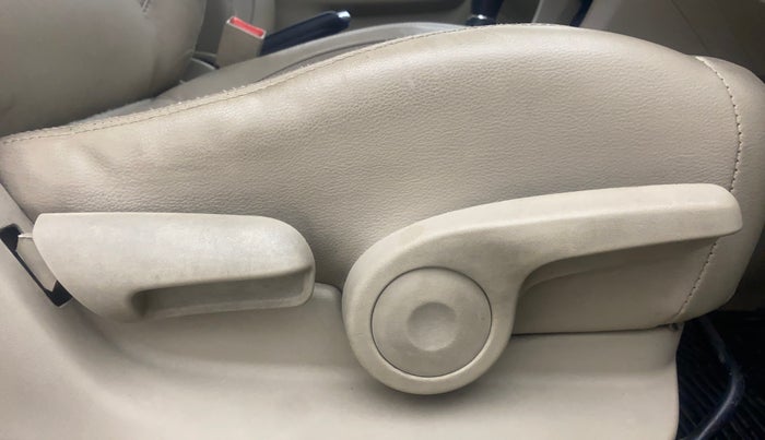 2018 Maruti Ciaz ALPHA  AT 1.4  PETROL, Petrol, Automatic, 1,10,082 km, Driver Side Adjustment Panel