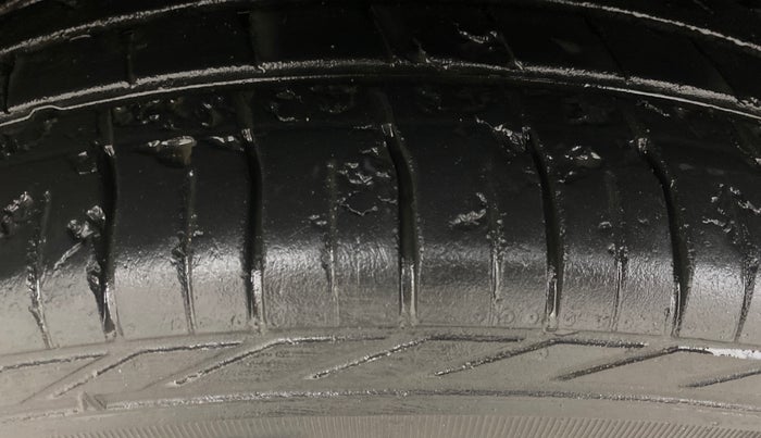 2020 Tata NEXON XMA SUNROOF PETROL, Petrol, Automatic, 40,296 km, Right Rear Tyre Tread