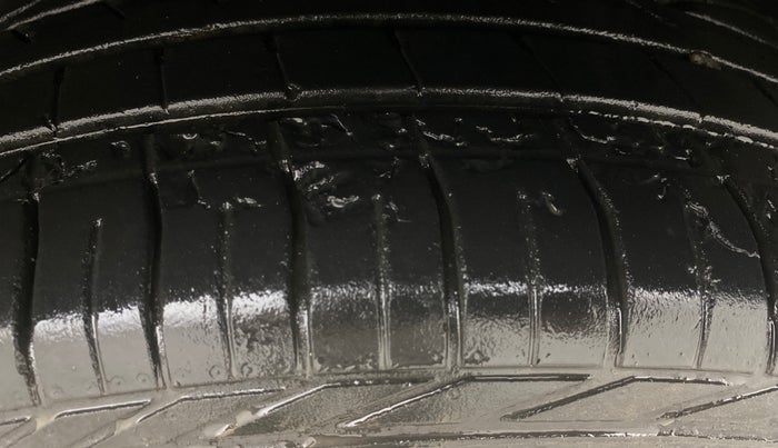 2020 Tata NEXON XMA SUNROOF PETROL, Petrol, Automatic, 40,296 km, Left Rear Tyre Tread