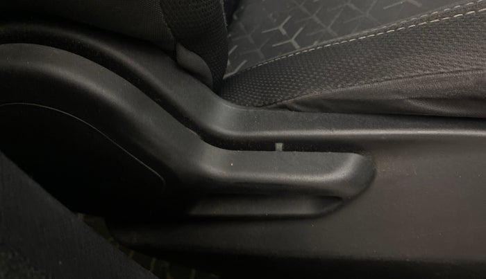 2020 Tata NEXON XMA SUNROOF PETROL, Petrol, Automatic, 40,296 km, Driver Side Adjustment Panel