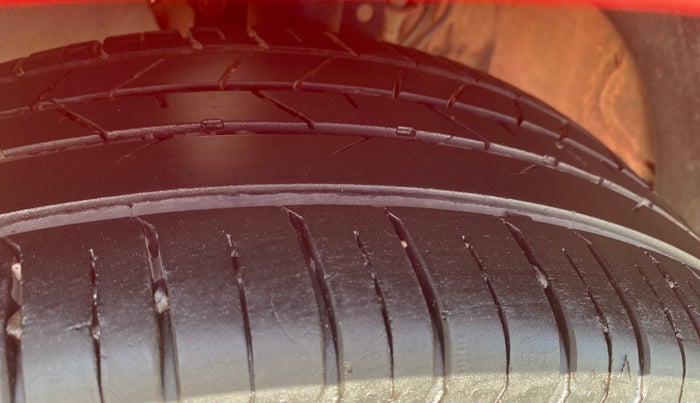 2019 Volkswagen Polo HIGHLINE PLUS 1.0 16 ALLOY, Petrol, Manual, 47,433 km, Left Front Tyre Tread