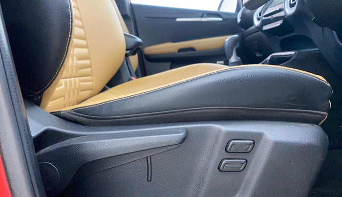 2024 KIA SONET HTX PLUS 1.5 DIESEL IMT, Diesel, Manual, 30,735 km, Driver Side Adjustment Panel