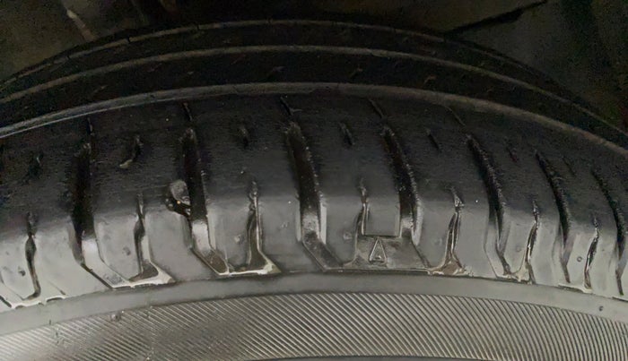 2020 Maruti XL6 ALPHA AT, Petrol, Automatic, 60,614 km, Left Front Tyre Tread