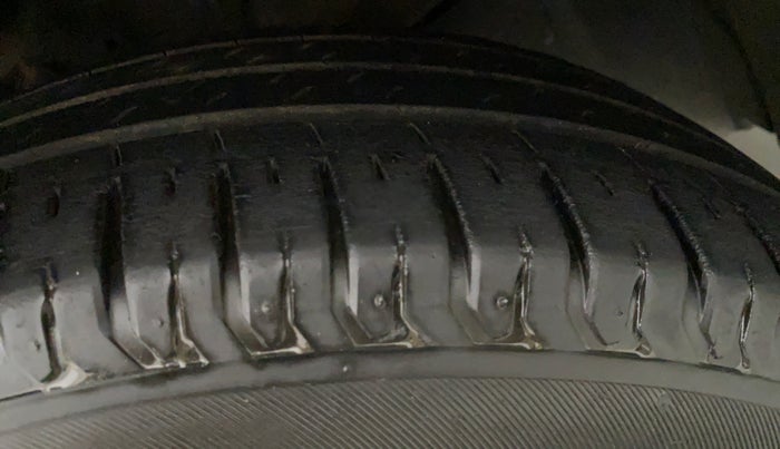 2020 Maruti XL6 ALPHA AT, Petrol, Automatic, 60,614 km, Left Rear Tyre Tread