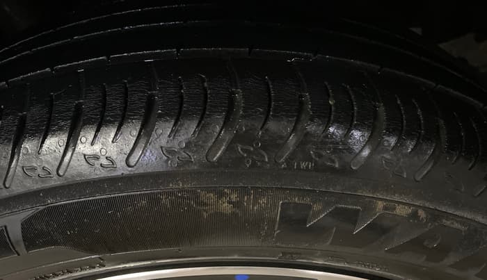 2022 Maruti XL6 ZETA AT, Petrol, Automatic, 58,051 km, Right Rear Tyre Tread