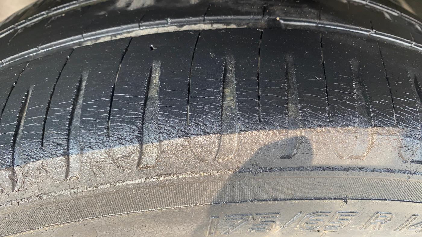2013 Ford Figo EXI 1.4 DIESEL, Diesel, Manual, 81,857 km, Left Front Tyre Tread