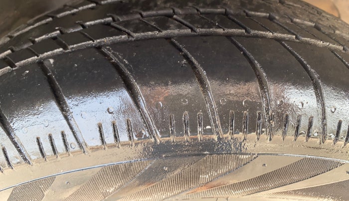 2013 Ford Figo EXI 1.4 DIESEL, Diesel, Manual, 81,857 km, Right Front Tyre Tread