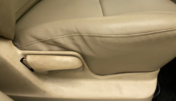 2013 Maruti Ertiga VXI CNG, CNG, Manual, 23,031 km, Driver Side Adjustment Panel