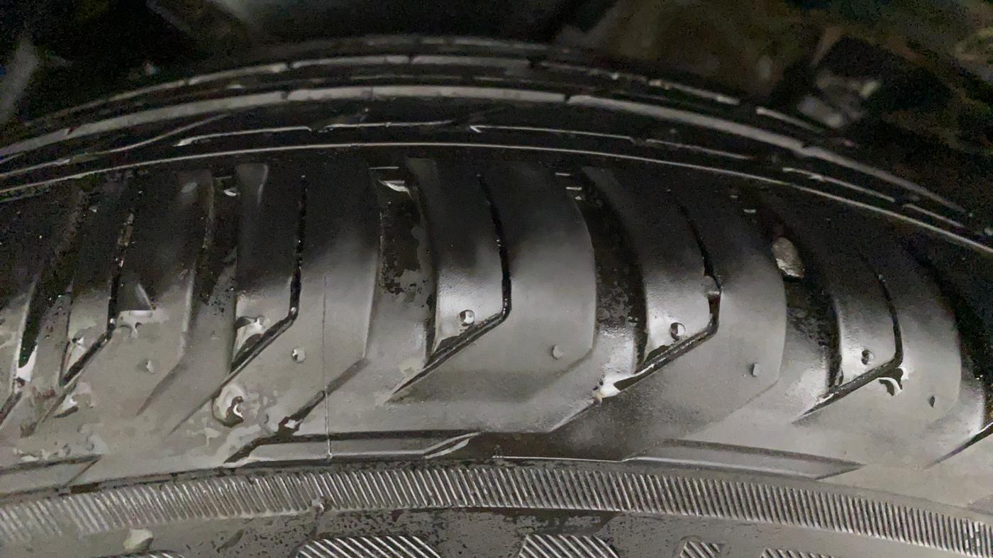 2020 Jeep Compass LIMITED PLUS PETROL AT, Petrol, Automatic, 30,199 km, Left Rear Tyre Tread
