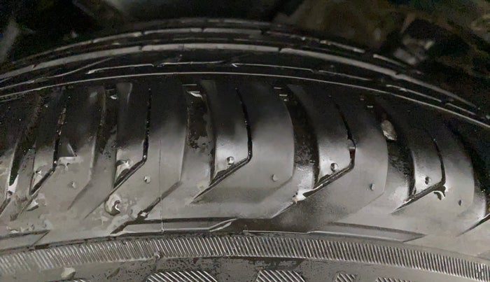 2020 Jeep Compass LIMITED PLUS PETROL AT, Petrol, Automatic, 30,199 km, Left Rear Tyre Tread