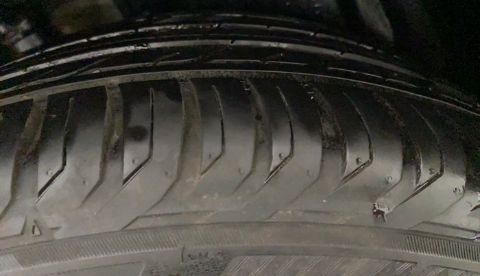 2020 Jeep Compass LIMITED PLUS PETROL AT, Petrol, Automatic, 30,199 km, Right Rear Tyre Tread