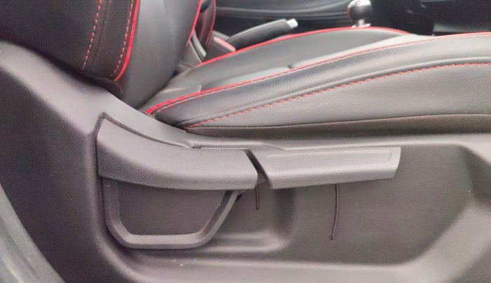 2023 Hyundai NEW I20 N LINE N8 1.0 TURBO GDI IMT, Petrol, Manual, 25,811 km, Driver Side Adjustment Panel