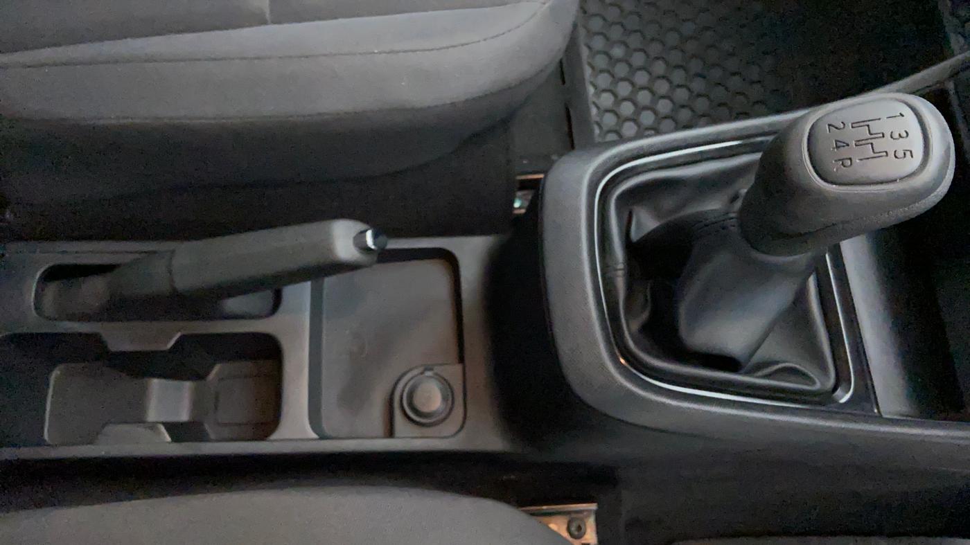2022 Tata PUNCH PURE MT, Petrol, Manual, 1,889 km, Gear Lever