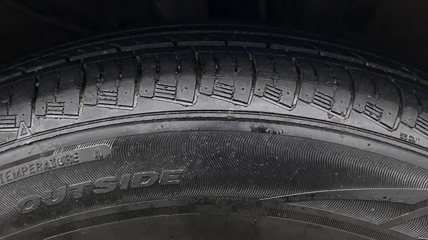 2017 Hyundai Creta E PLUS 1.6 PETROL, Petrol, Manual, 89,062 km, Right Front Tyre Tread
