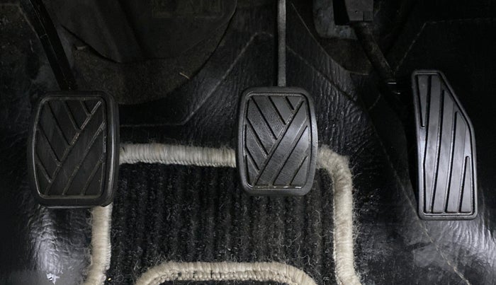 2020 Maruti Swift VXI, Petrol, Manual, 40,573 km, Pedals