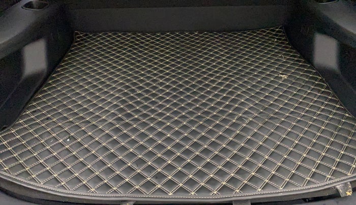 2022 Mahindra XUV700 AX 5 P AT 5 STR, Petrol, Automatic, 28,300 km, Boot Inside