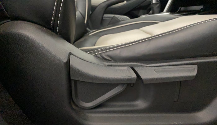 2022 KIA SELTOS HTK PLUS 1.5 IMT, Petrol, Manual, 34,293 km, Driver Side Adjustment Panel