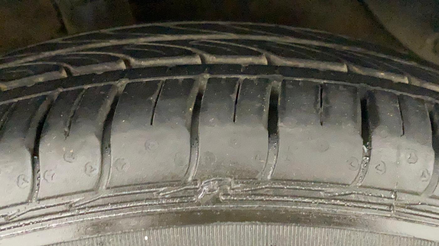 2022 Hyundai AURA S 1.2 CNG, CNG, Manual, 19,113 km, Right Front Tyre Tread