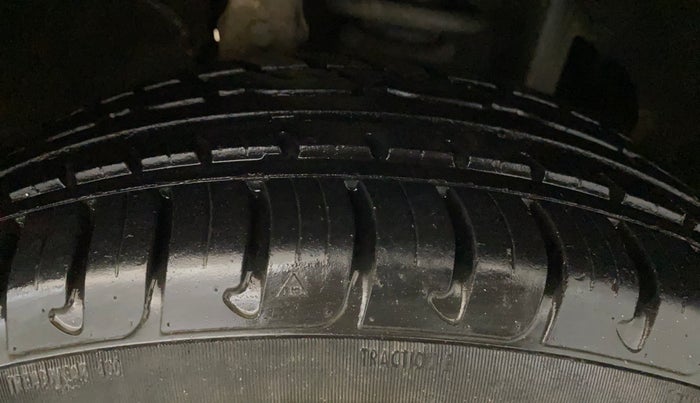 2018 Mahindra MARAZZO M6 7 STR, Diesel, Manual, 58,406 km, Right Front Tyre Tread