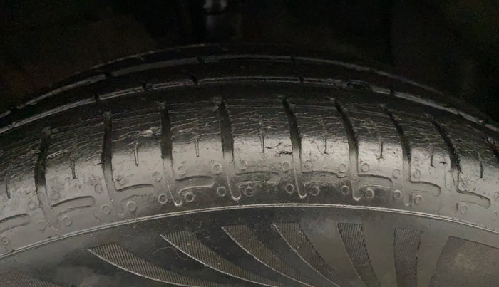 2020 Hyundai GRAND I10 NIOS SPORTZ AMT 1.2 KAPPA VTVT, Petrol, Automatic, 54,982 km, Right Front Tyre Tread